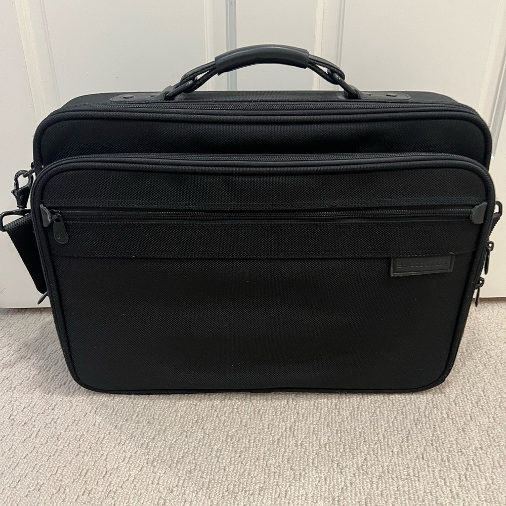 Briggs & Riley Black Briefcase Sleek Durable Design